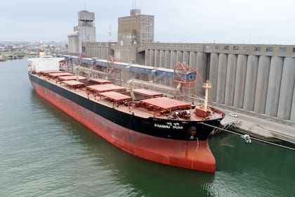 Las rurales del sudeste bonaerense alertaron que el Puerto de Quequén es “más caro” que el de Bahía Blanca