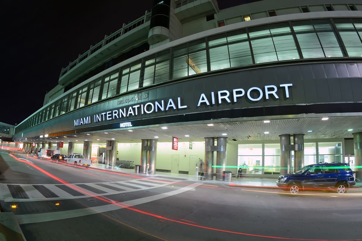 Las salas VIP del Aeropuerto Internacional de Miami ofrecen varios beneficios, desde áreas de entretenimiento, zonas de descanso y atención personalizada