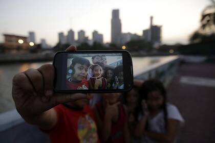 Las "selfies" podrían tener efectos secundarios para quien ve las fotos