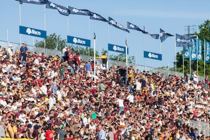 Las semifinales del URBA Top 12 Copa Banco Macro se vivieron con tribunas colmadas y a pleno sol.