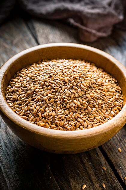 Las semillas de lino aportan varios beneficios a la salud: promueven la motilidad del intestino y regulan el nivel de colesterol malo