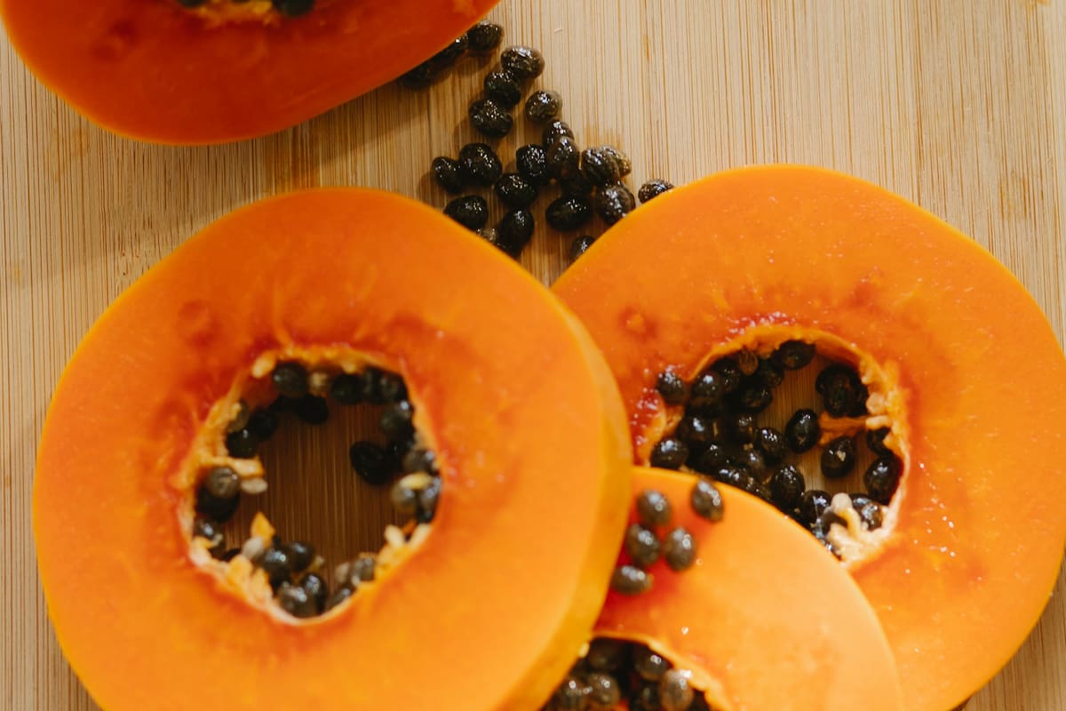 Las semillas de papaya tienen múltiples beneficios (Foto ilustrativa: PEXELS)