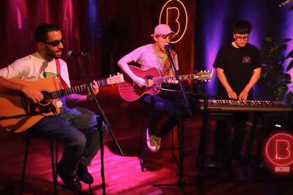 Las sesiones de Radio Berlín (aquí Isla de Caras) fueron un éxito en internet