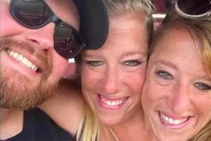Las siamesas Abby Hensel y Brittany Hensel volvieron a la vida pública con una tierna foto junto al esposo de una de ellas