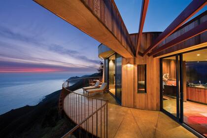 Las suites ofrecen impresionantes vistas del Pacífico desde el dormitorio, la sala de estar, la ducha y la bañera