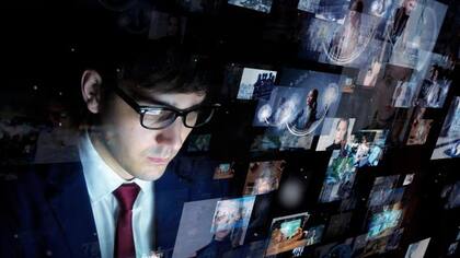 Las tareas de los periodistas podrán ser automatizadas gracias a la IA (Foto: iStock)