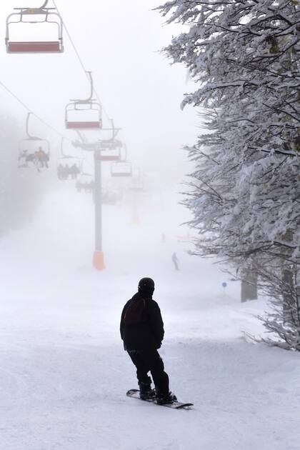 Las tarifas diarias en el cerro Chapelco son de 50.000 pesos para peatones y de 120.000 pesos para esquiadores