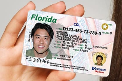 Las tarjetas de identificación y licencias que cumplen con la ley Real ID tienen una estrella en la esquina superior derecha