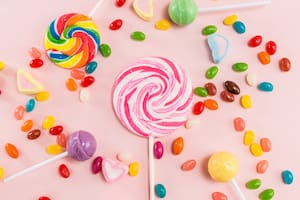 Nostalgia con gusto a caramelo: cómo el dulce se independizó de la medicina para convertirse en placer