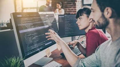 Las Tecnologías de la Información y Comunicación (TIC), por ejemplo, han aportado al crecimiento económico de los países en el mundo, especialmente aquellos en desarrollo
Foto: iStock