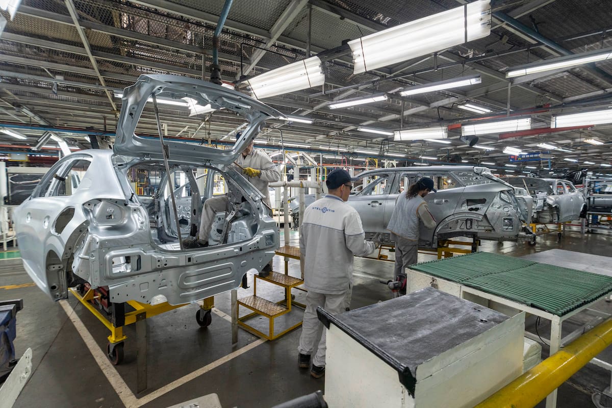 Las terminales produjeron en julio 31.189 vehículos, un 15,8% menos que en junio y un 16% por debajo de la comparación interanual