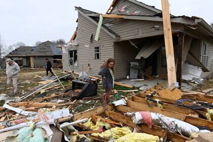 Las tormentas del fin de semana dejaron una extensa zona de escombros en Clarksville, Tennessee