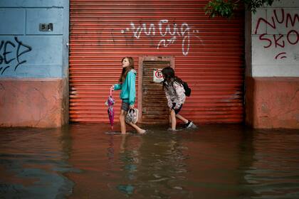 Las tormentas provocaron fuertes lluvias en la ciudad y el conurbano, con inundaciones y anegamientos de calles