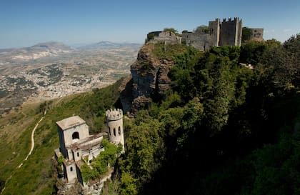 Las torres del castillo normando de Erice