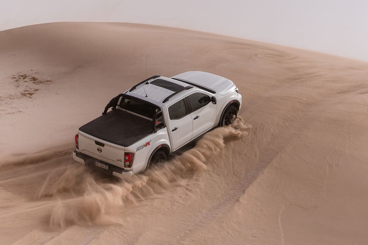 Las travesías por los médanos y las clínicas de manejo 4x4 son un clásico del verano en la costa argentina