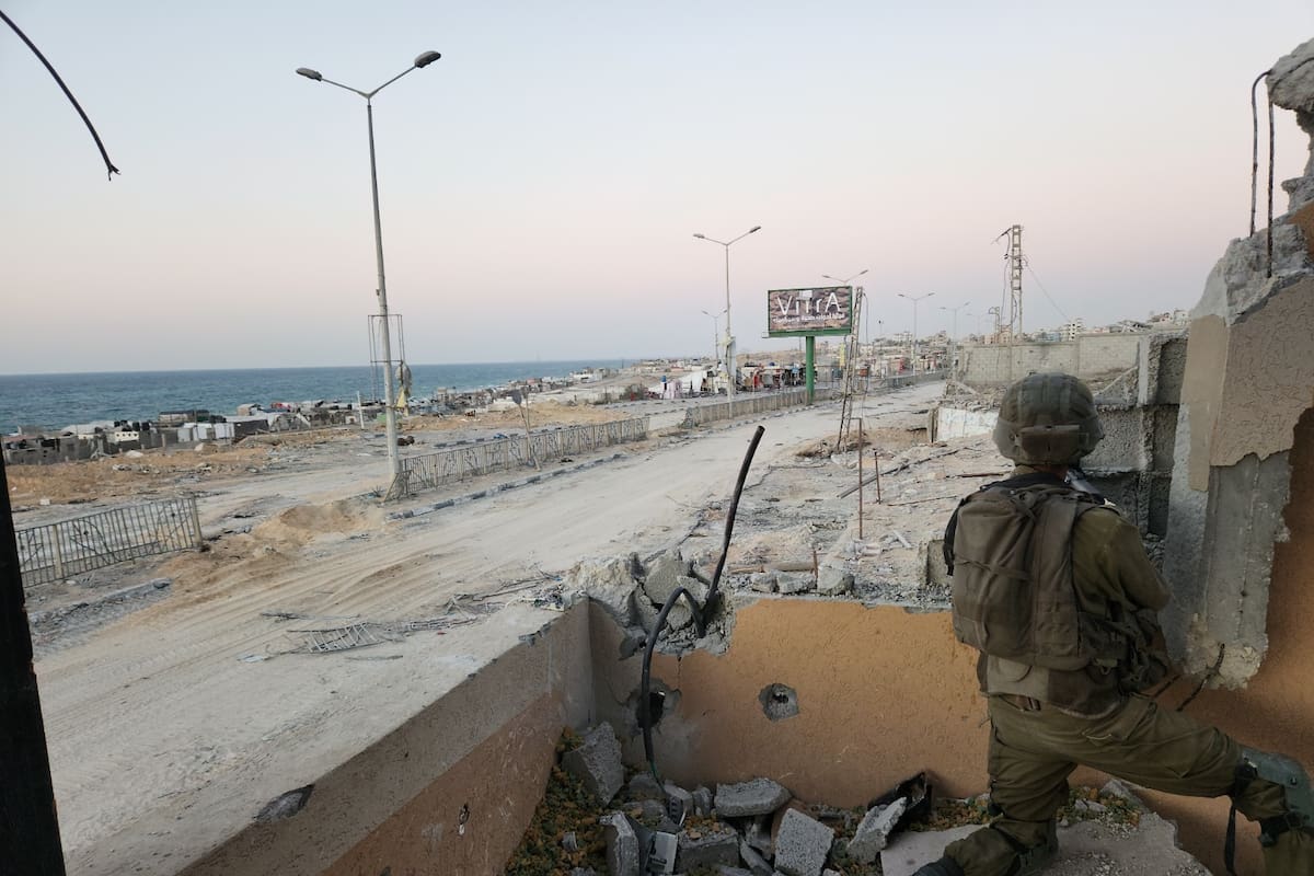 Las tropas israelíes llevan adelante una incursión en la Franja de Gaza para exterminar a Hamas