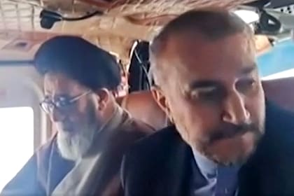 las últimas imágenes del presidente Ebrahim Raisi antes de que el helicóptero en el que viajaba sufriera un accidente