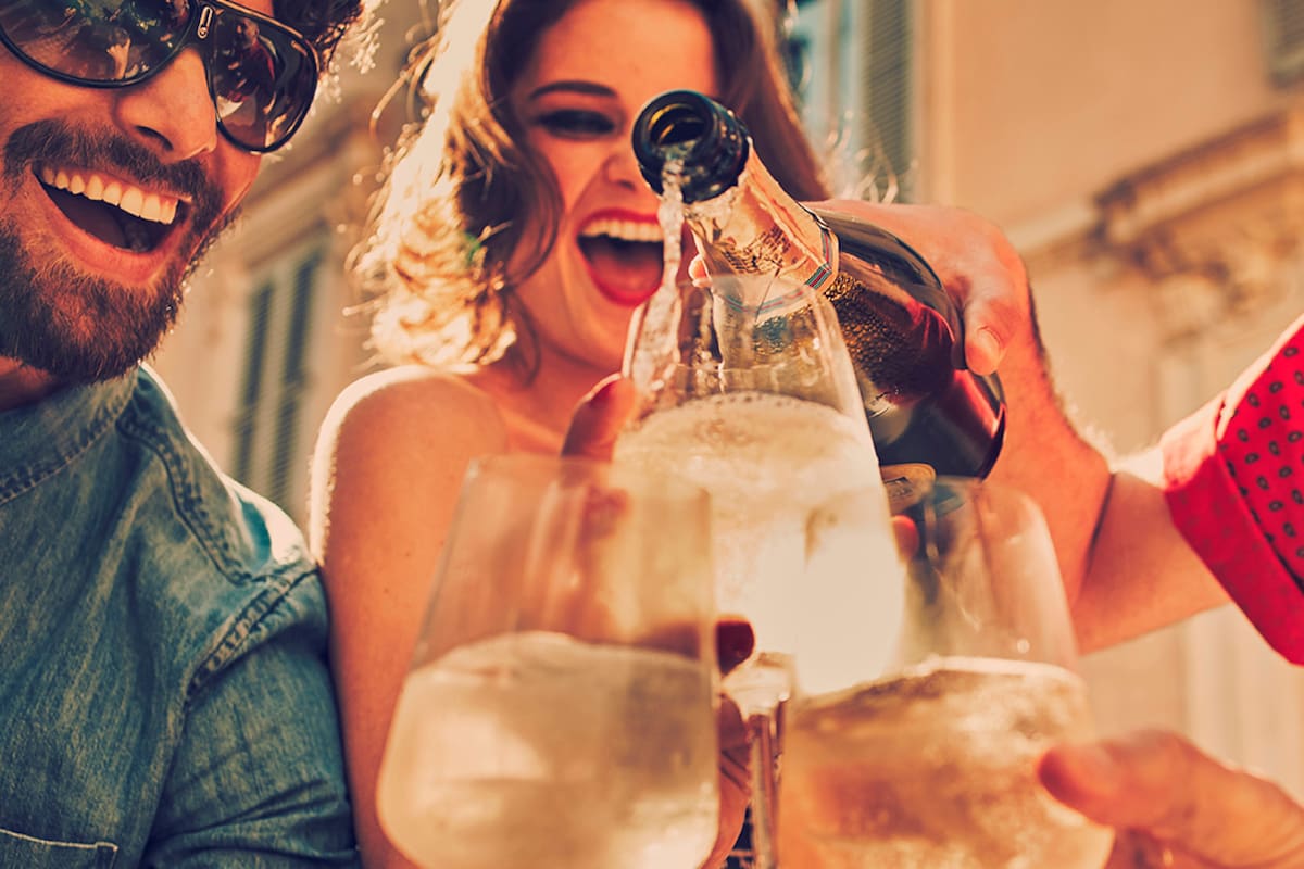 Las últimas noches cálidas de la temporada se presenta el momento ideal para compartir un atardecer con amigos o familia. Y para que sea una experiencia inolvidable, Grupo Cepas te invita a que descubras estas cinco recetas únicas