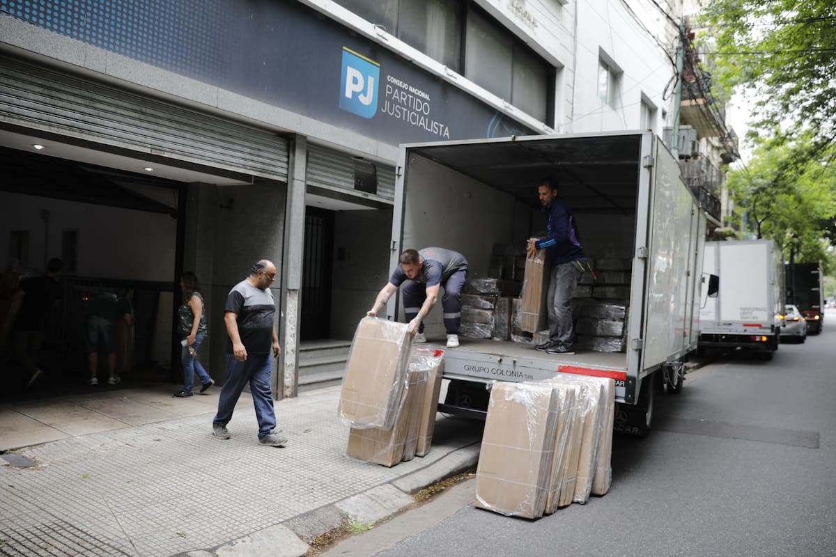 Las urnas que facilitó la Dirección Nacional Electoral al PJ para que realice su elección interna entre Cristina Kirchner y Rircardo Quintela
