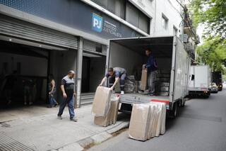 La elección del PJ se puso en marcha con la llegada de 3200 urnas que aporta el Gobierno