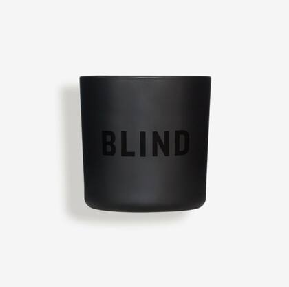 Las velas de Blind son originales y elegantes.