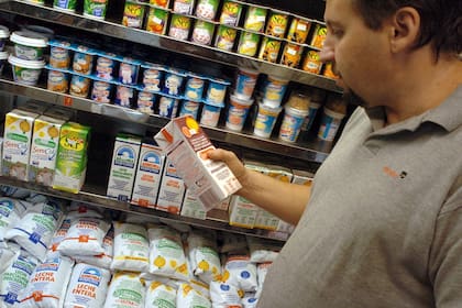 Las ventas de lácteos en los comercios cayeron 19,8% en 2018