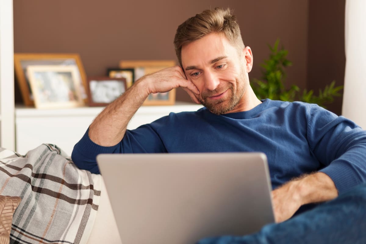 Las ventas en línea de electrónicos usados son una forma de obtener unos dólares y dejar la casa ordenada