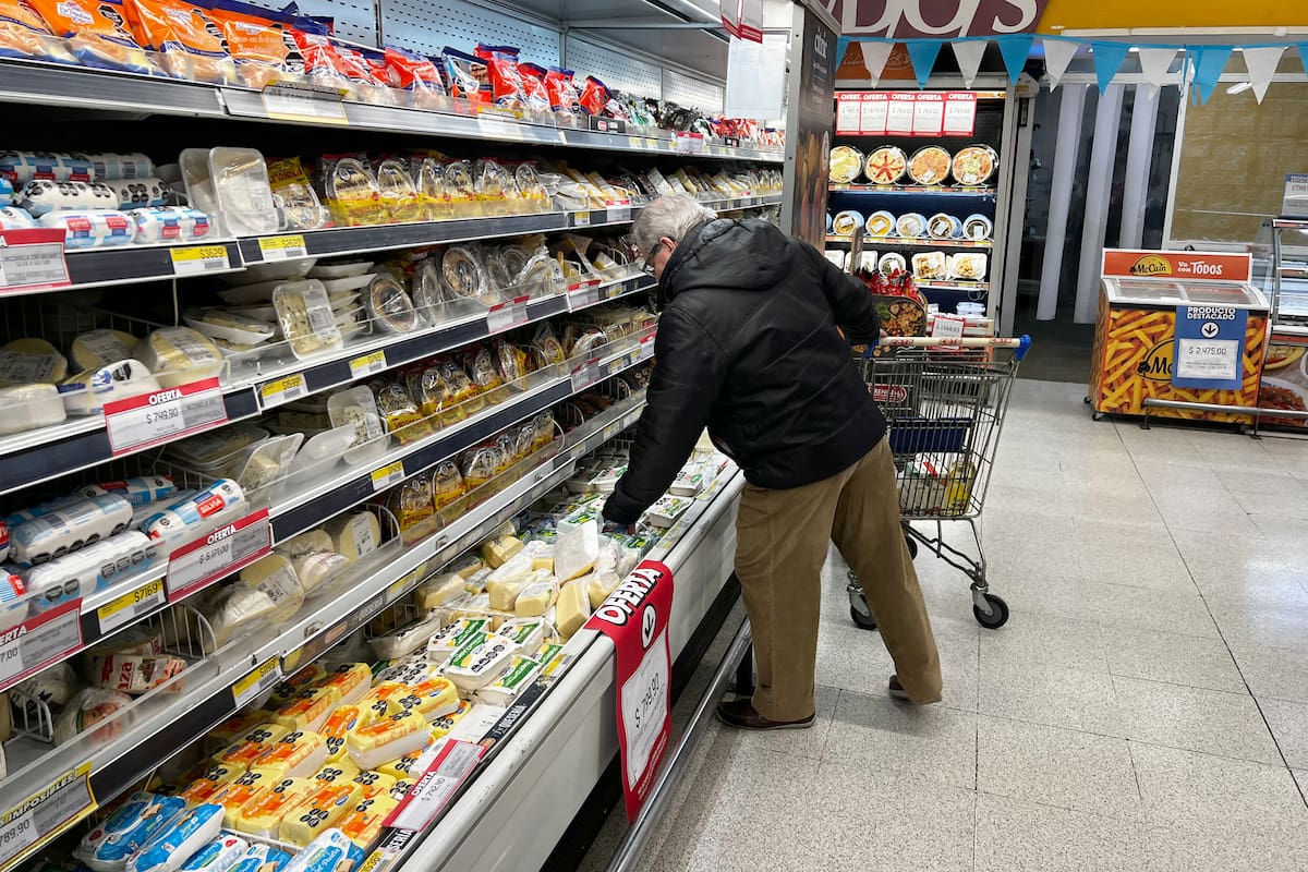 Las ventas en los supermercados acumularon a agosto un crecimiento real de 3,9% desde el piso registrado durante el cuarto mes del año, aunque todavía siguen estando muy por debajo de los niveles de 2023