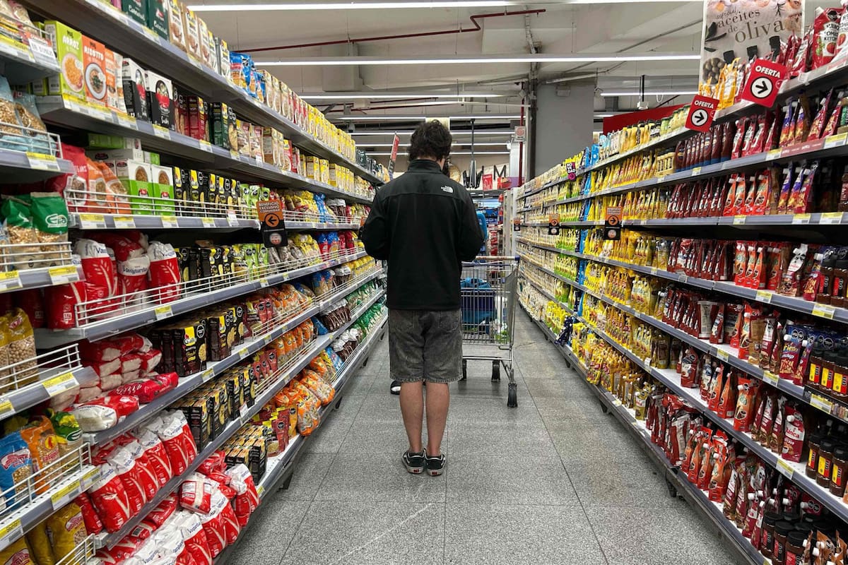 Las ventas en supermercados cayeron en el primer semestre en la mayoría de las provincias
