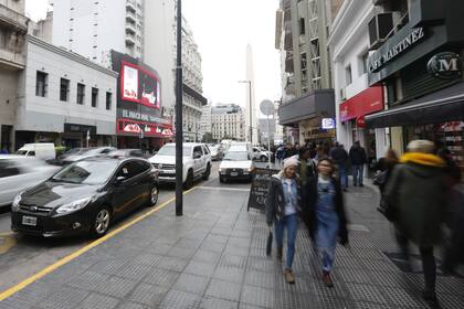 Las veredas de la avenida Corrientes, más anchas