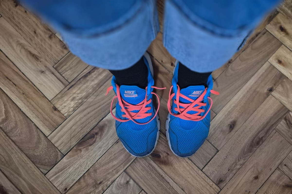 Las zapatillas desatadas