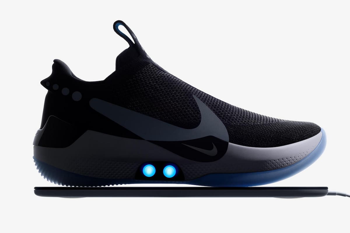 Las zapatillas Adapt BB de Nike con cordones autoajustables son las primeras en su tipo diseñadas para deportistas de alto rendimiento