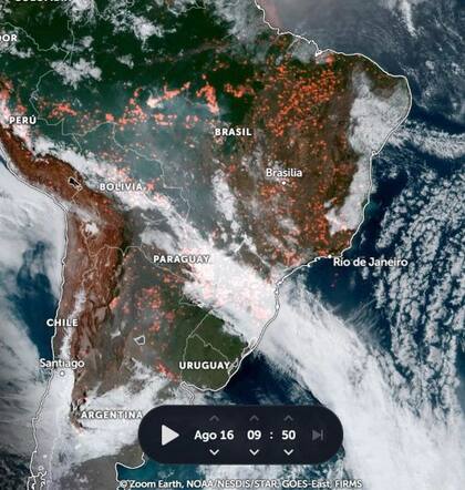 Las zonas anaranjadas son focos de incendio activos