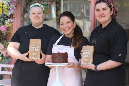 Laura Alejandra Johnson ganó el premio de la revista British Baker como la Mejor Torta de Reino Unido de 2025