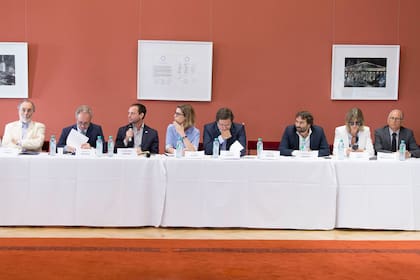 Laura Alonso encabezó el debate
