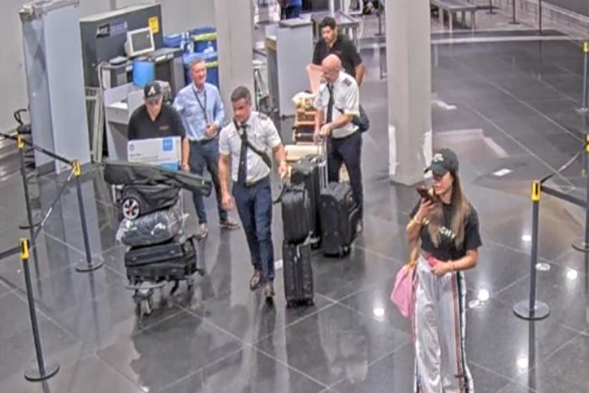 Laura Arrieta pasa sin control en Aeroparque el 26 de febrero pasado