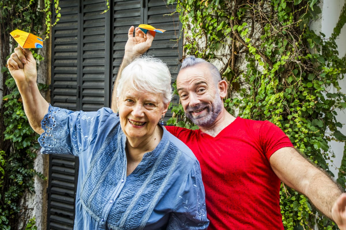 Laura Devetach e Istvansch, autores del genial libro "Avion que va, avión que viene", participan del homenaje a Gustavo Roldán