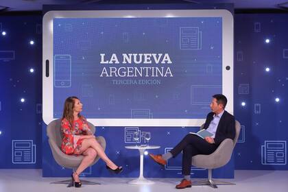 Laura Di Marco, conductora de LN+, es entrevistada por Jorge Rosales, secretario de Redacción de LA NACION