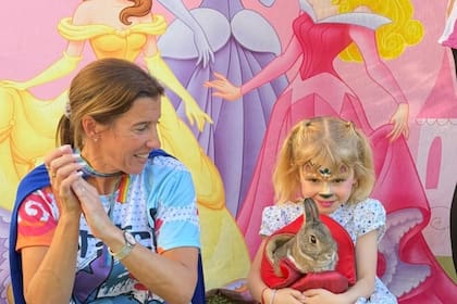 Laura Guerra de Laura Animaciones, festejando un cumpleaños