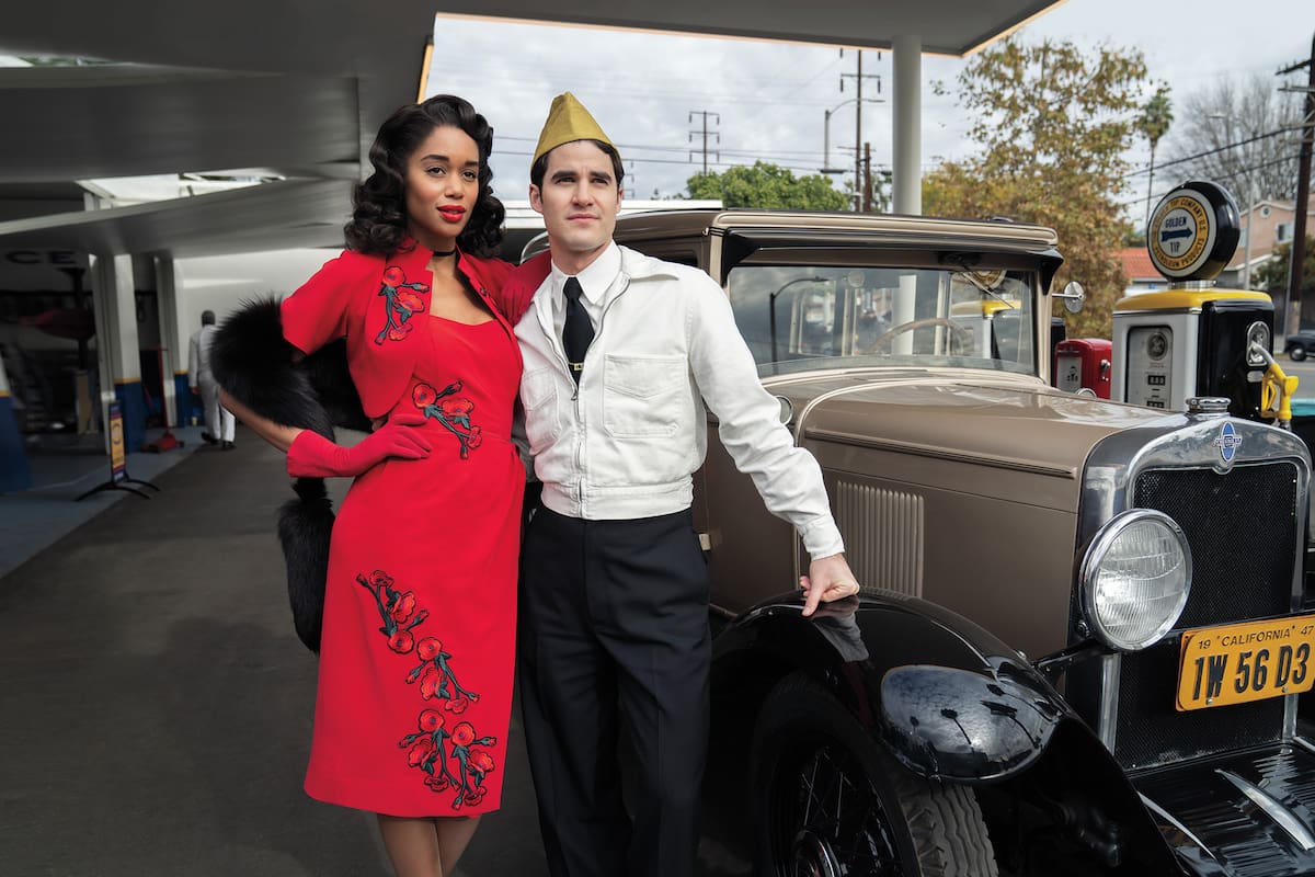 Laura Harrier y Darren Criss en el Los Ángeles de los años cuarenta.