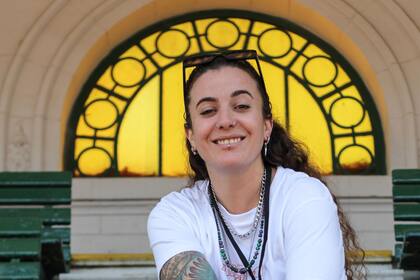 Laura Malo es dj, compositora y cantante, pero hasta el día en que vio cara a cara la posibilidad de no salir viva de la situación, no supo cuánto necesitaba compartir con el mundo su talento.