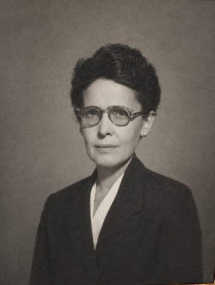 Laura Pereyra Iraola, fue una de las precursoras de la travesía por Europa. Uno de sus objetivos fue que sus sobrinos vieran el mundo con sus propios ojos. Fue quien se encargó de la adquisición del Rolls-Royce Silver Ghost y también la dueña de la estancia Abril hasta su fallecimiento en 1942. (Cortesía familia Pereyra Iraola)