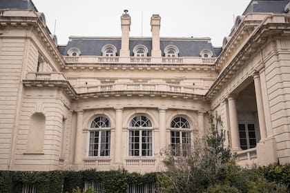 Laura Pereyra Iraola heredó 312 hectáreas de su padre y mandó a construir una casona pero el arquitecto la sorprendió con un ostentoso palacio estilo francés que ella nunca quiso habitar