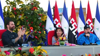 Laureano Ortega, Rosario Murillo y Daniel Ortega el 16 de febrero, en Nicaragua