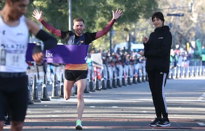 Laureano Rosa, el primer argentino en cruzar la meta de la Media Maratón de Buenos Aires