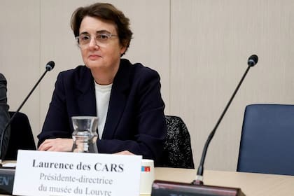 Laurence des Cars presentó su renuncia ayer como presidenta del Louvre; ahora la sucederá Leribault