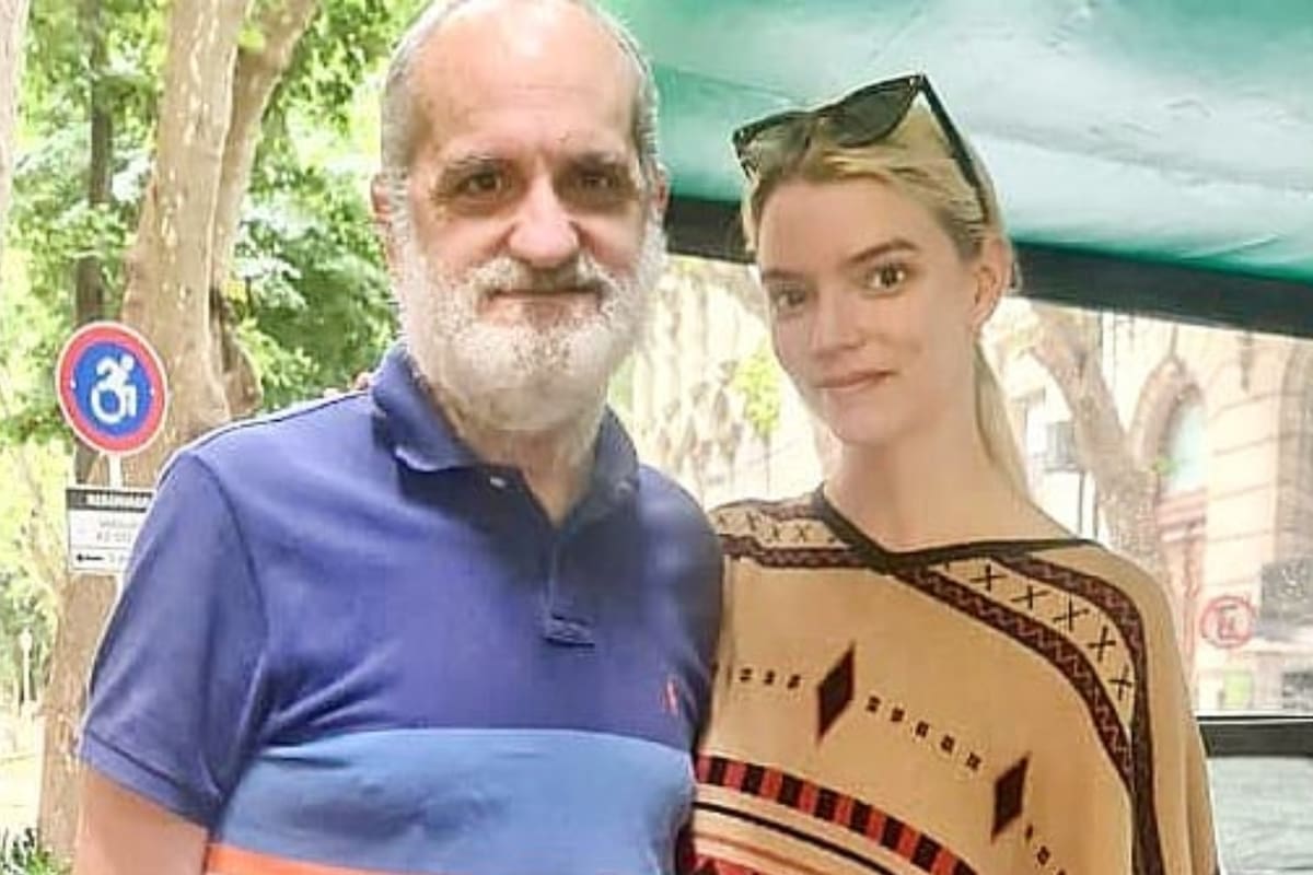 Laurencio Adot se encontró a Anya Taylor-Joy en un bar de Recoleta y se animó a pedirle una foto