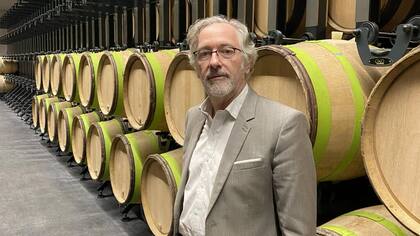 Laurent Ponsot en la cava de su bodega Domaine Ponsot, en Francia