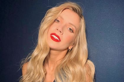 Laurita Fernandez promociona la tira El club de las Divorciadas en su cuenta de Instagram