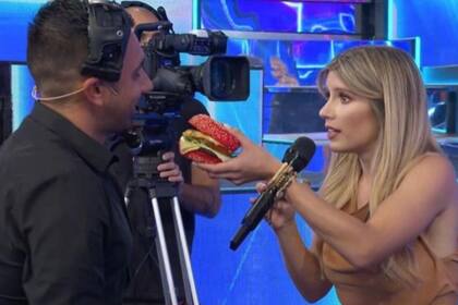 Laurita Fernández se divirtió con el doble de Fede Hoppe